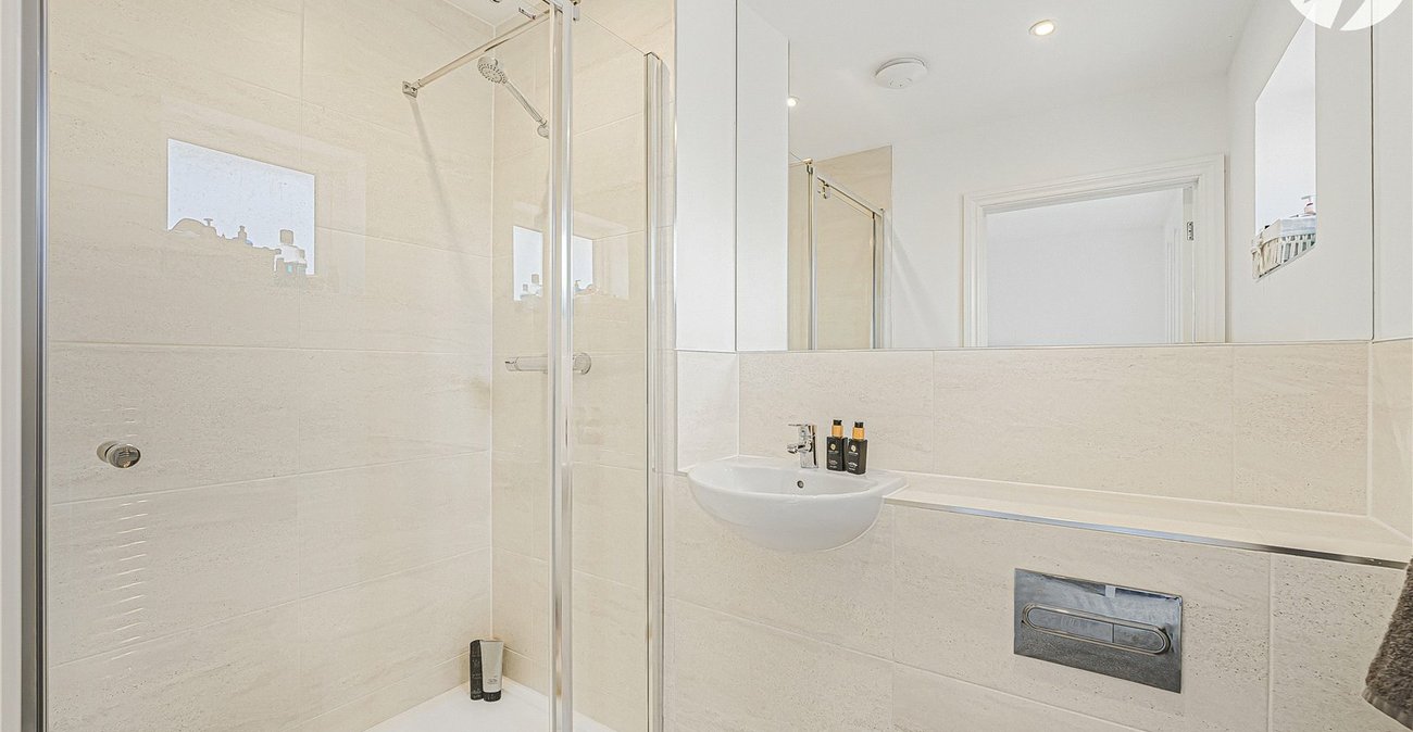 2 bedroom property for sale in Castle Hill | Robinson Jackson