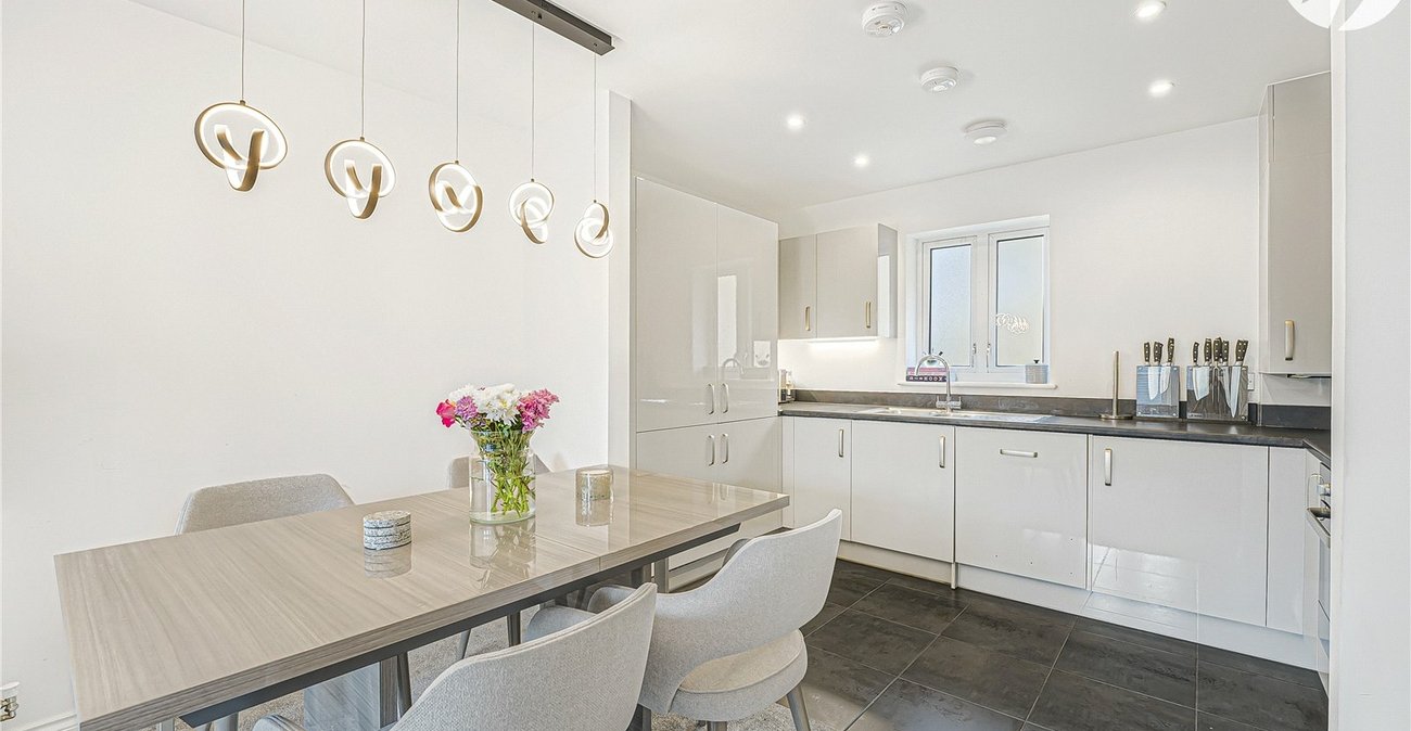 2 bedroom property for sale in Castle Hill | Robinson Jackson