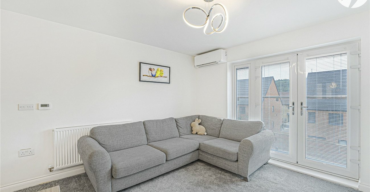 2 bedroom property for sale in Castle Hill | Robinson Jackson