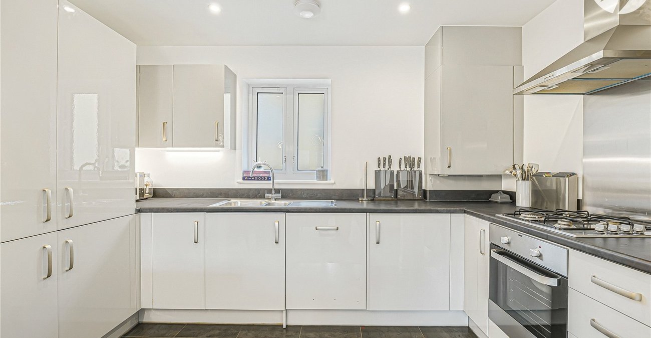 2 bedroom property for sale in Castle Hill | Robinson Jackson