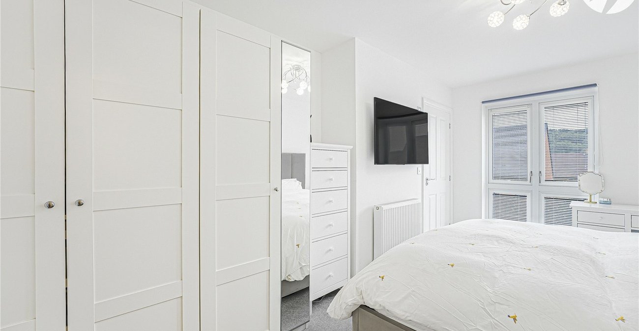 2 bedroom property for sale in Castle Hill | Robinson Jackson