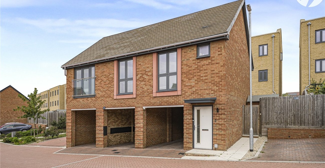 2 bedroom property for sale in Castle Hill | Robinson Jackson