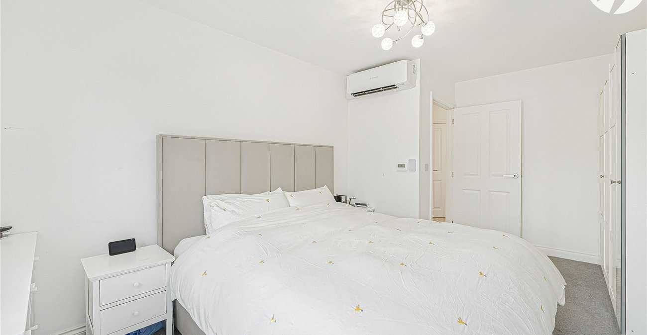 2 bedroom property for sale in Castle Hill | Robinson Jackson