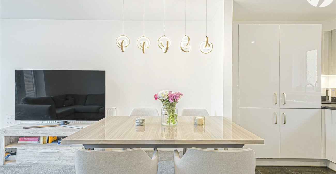 2 bedroom property for sale in Castle Hill | Robinson Jackson