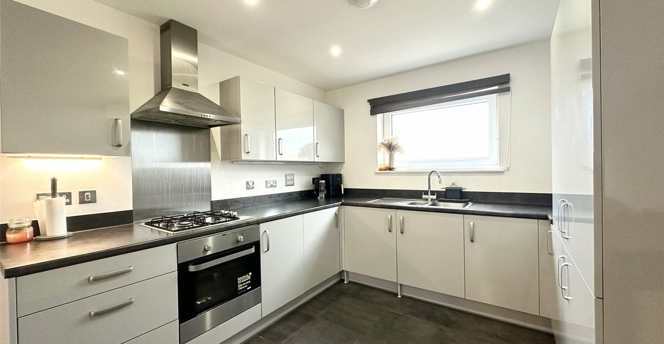 2 bedroom property for sale in Castle Hill | Robinson Jackson