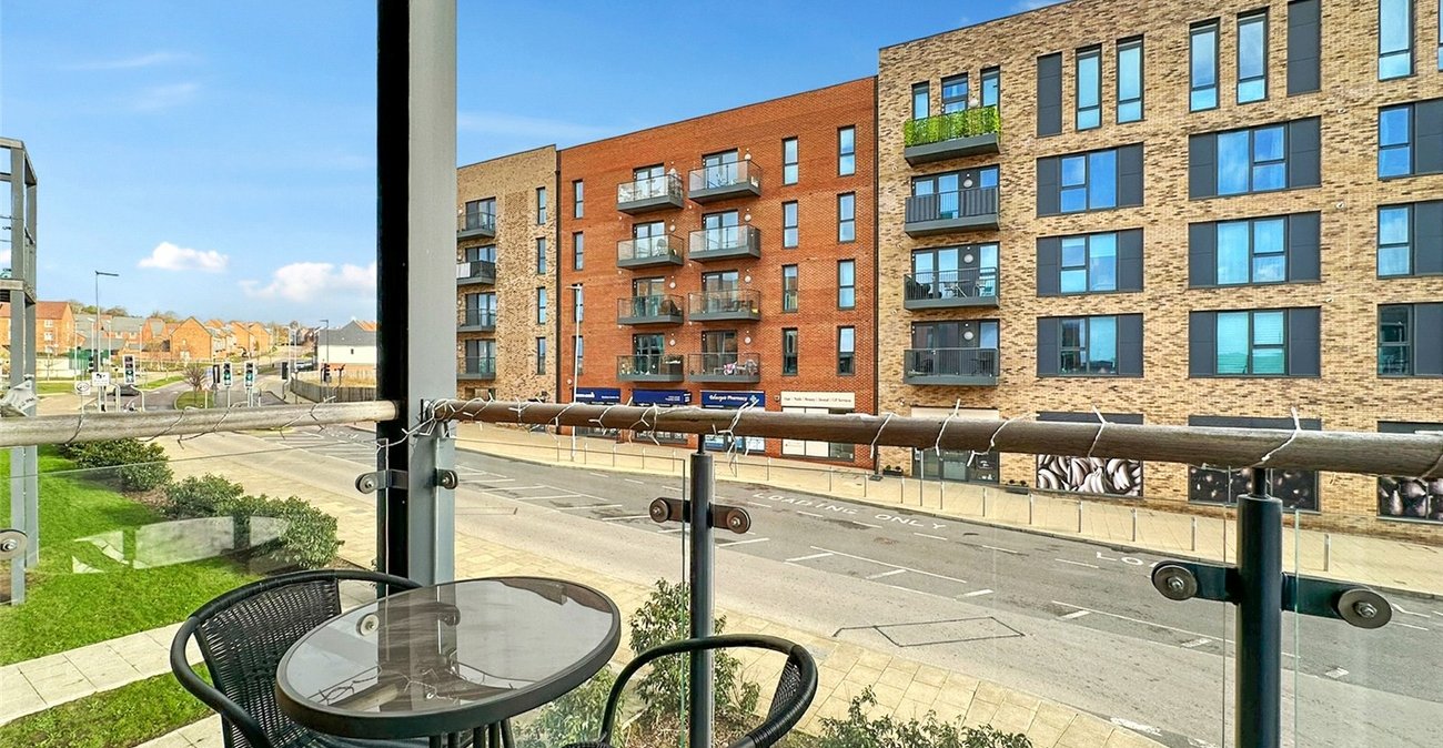 2 bedroom property for sale in Castle Hill | Robinson Jackson