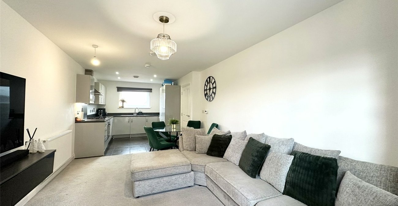 2 bedroom property for sale in Castle Hill | Robinson Jackson