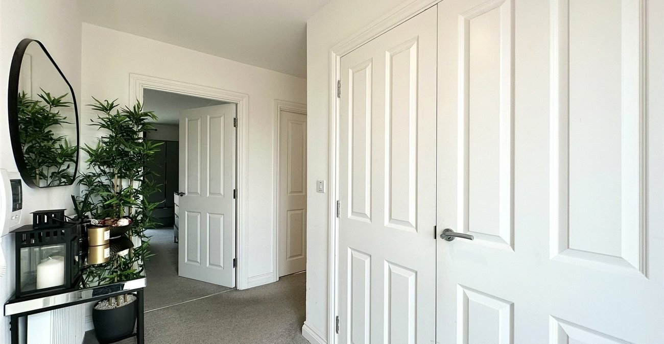 2 bedroom property for sale in Castle Hill | Robinson Jackson