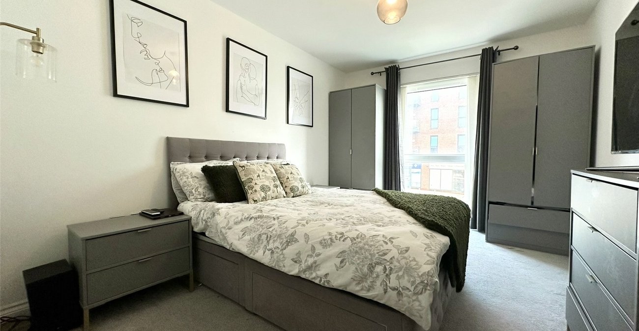 2 bedroom property for sale in Castle Hill | Robinson Jackson