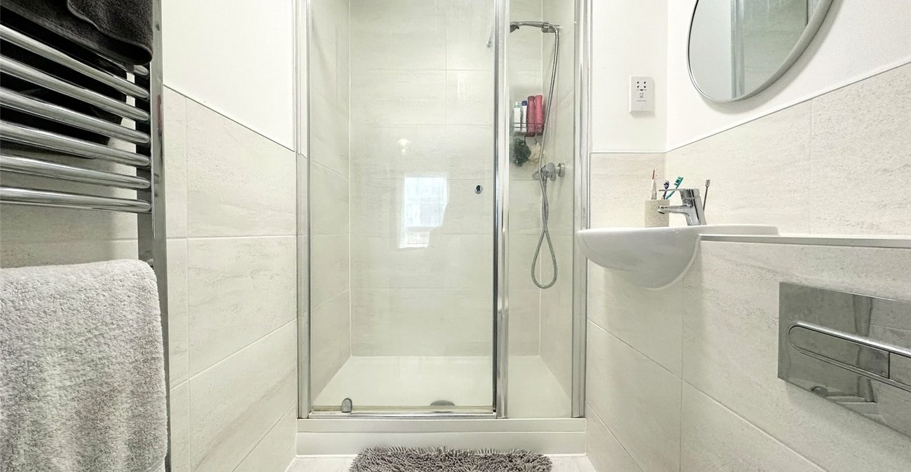 2 bedroom property for sale in Castle Hill | Robinson Jackson