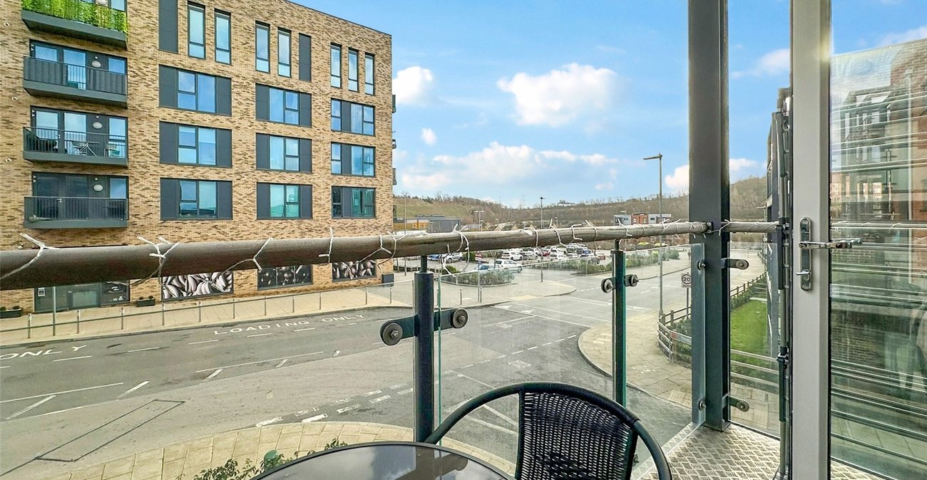 2 bedroom property for sale in Castle Hill | Robinson Jackson