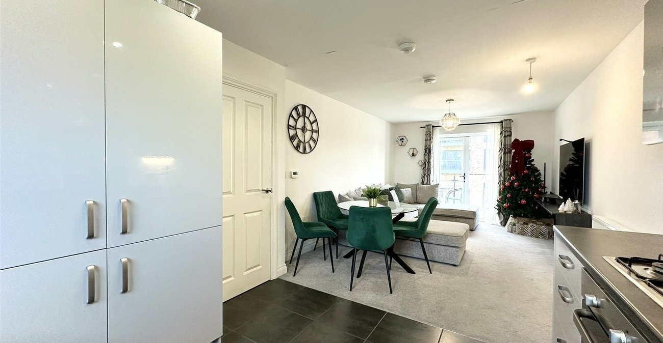 2 bedroom property for sale in Castle Hill | Robinson Jackson