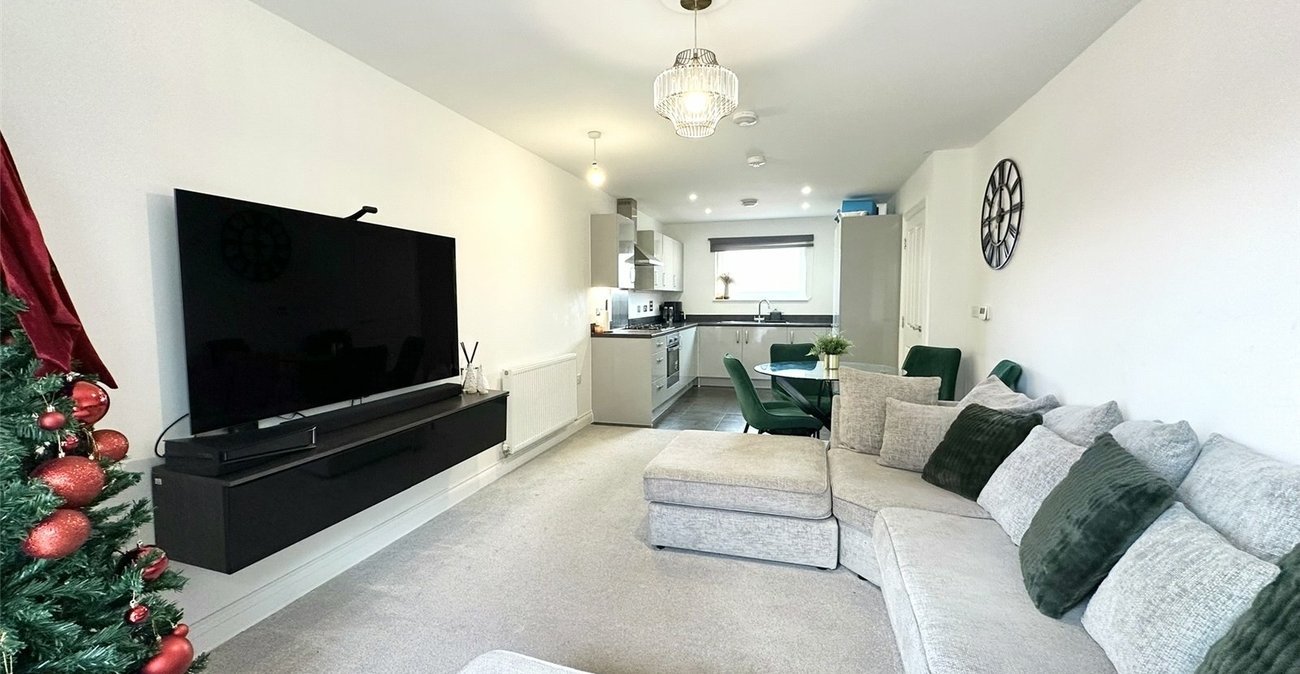 2 bedroom property for sale in Castle Hill | Robinson Jackson