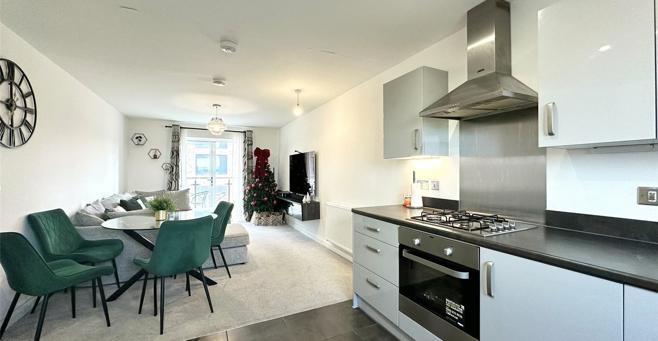 2 bedroom property for sale in Castle Hill | Robinson Jackson