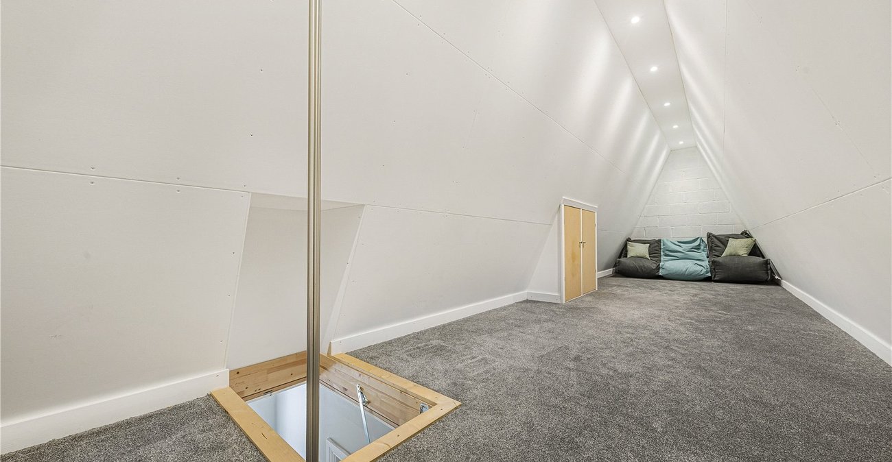 4 bedroom house for sale in Welling | Robinson Jackson