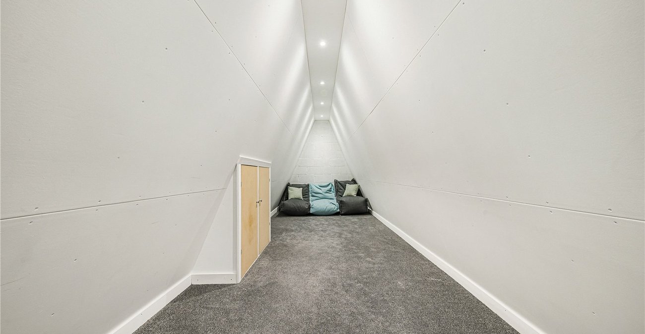 4 bedroom house for sale in Welling | Robinson Jackson