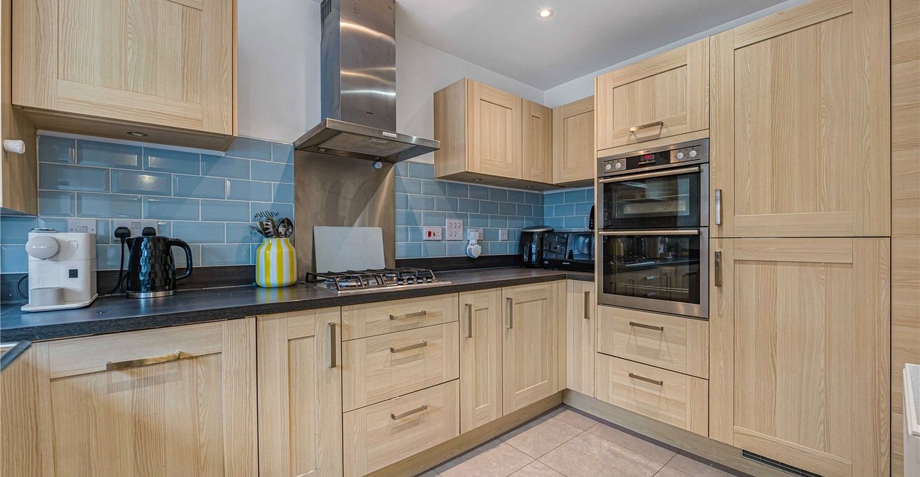 3 bedroom property for sale in Welling | Robinson Jackson