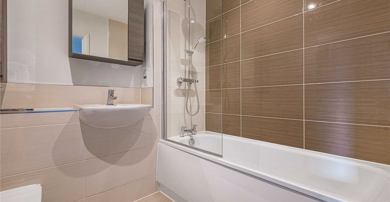 3 bedroom property for sale in Welling | Robinson Jackson