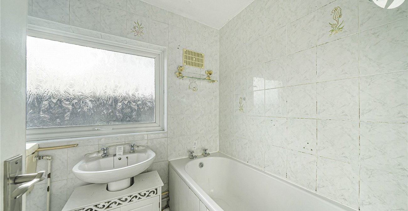 2 bedroom house for sale in Dartford | Robinson Jackson