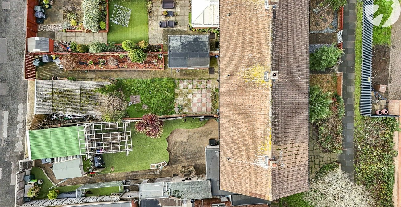 2 bedroom house for sale in Dartford | Robinson Jackson