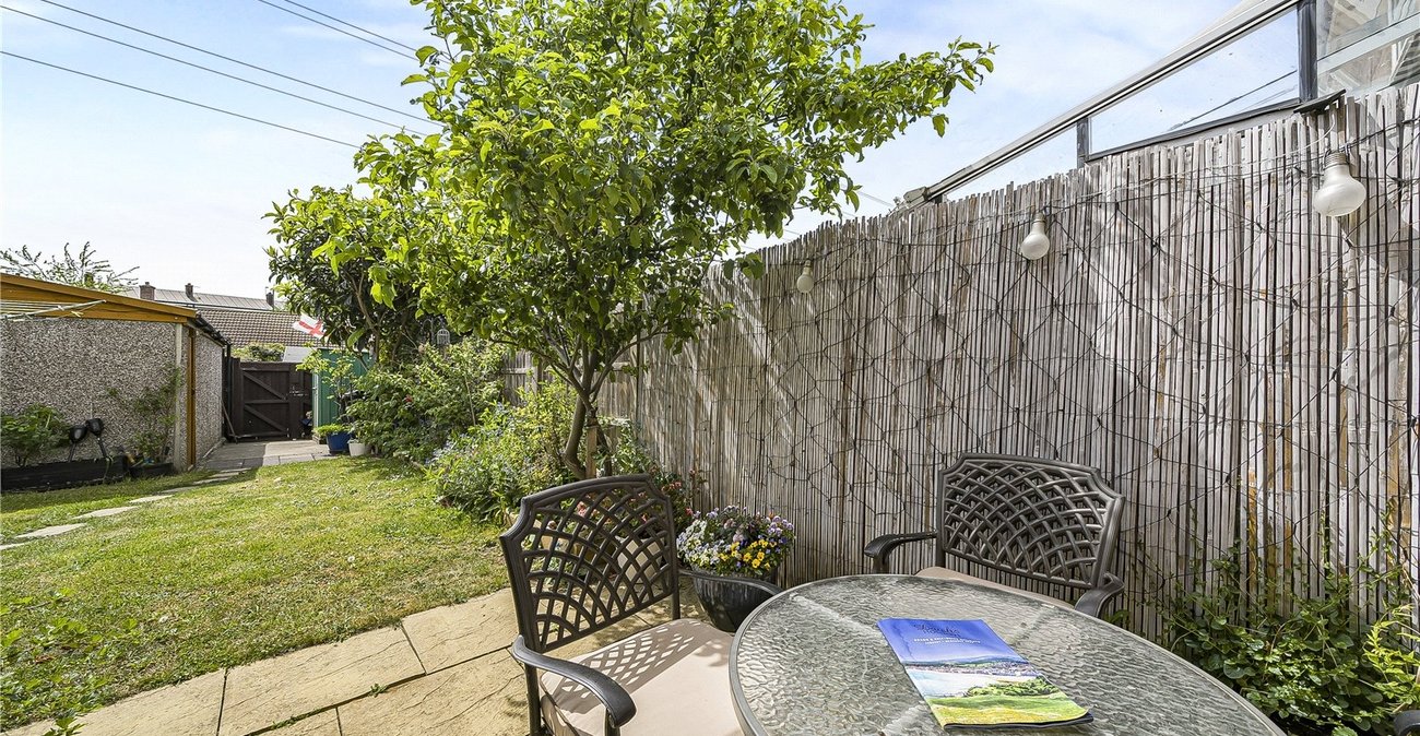 2 bedroom house for sale in Dartford | Robinson Jackson