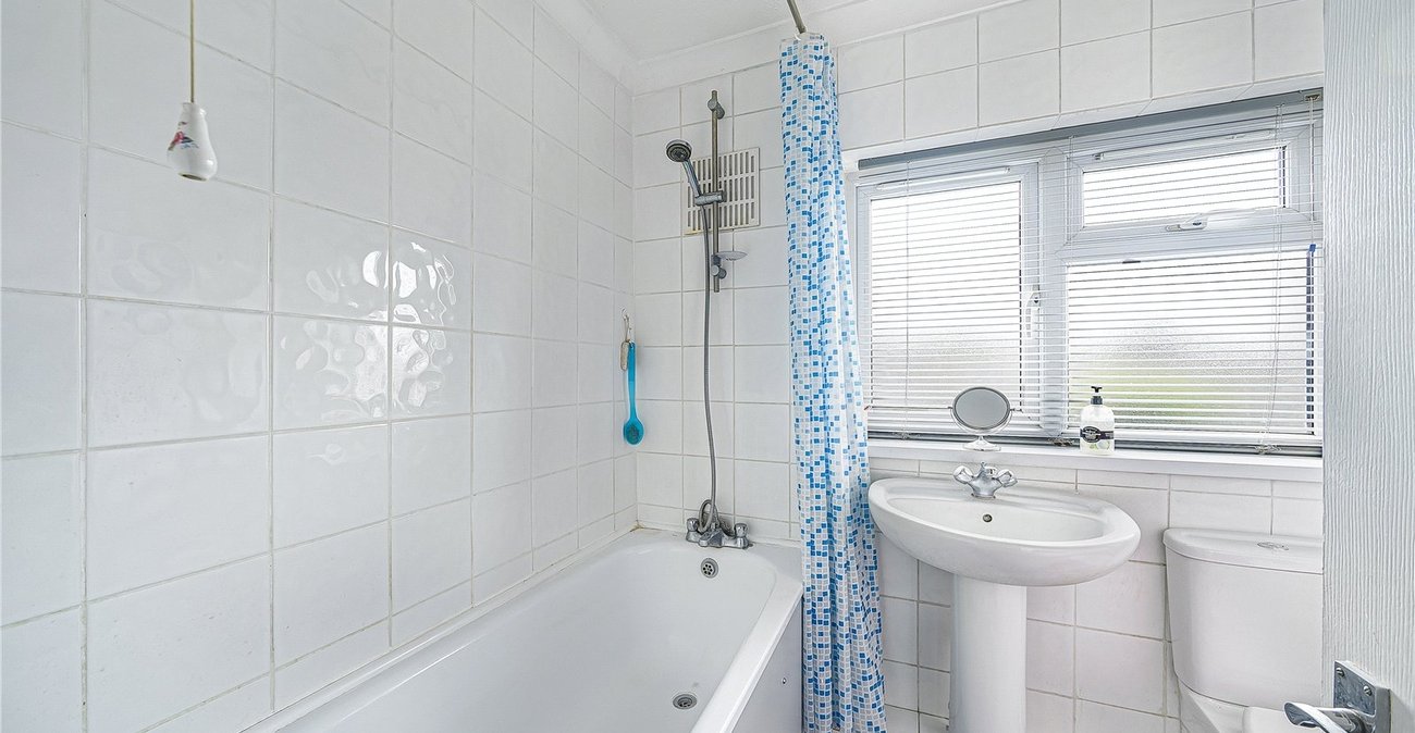 2 bedroom house for sale in Dartford | Robinson Jackson