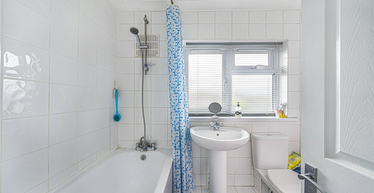 2 bedroom house for sale in Dartford | Robinson Jackson