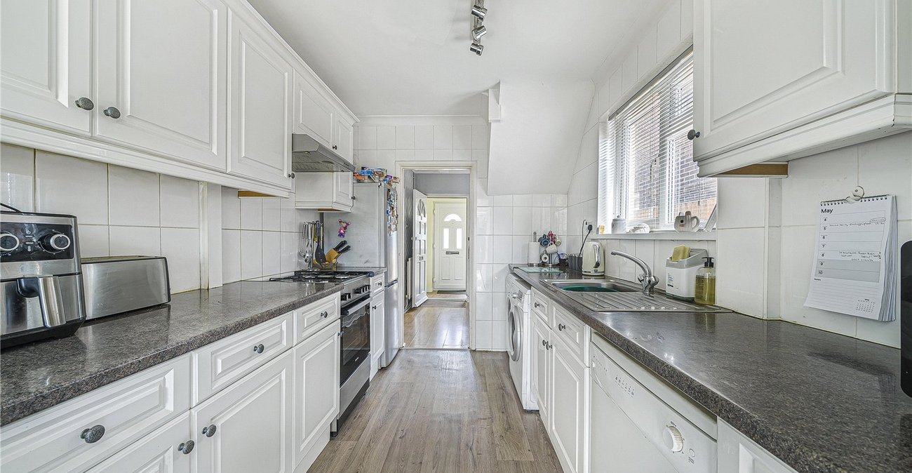 2 bedroom house for sale in Dartford | Robinson Jackson