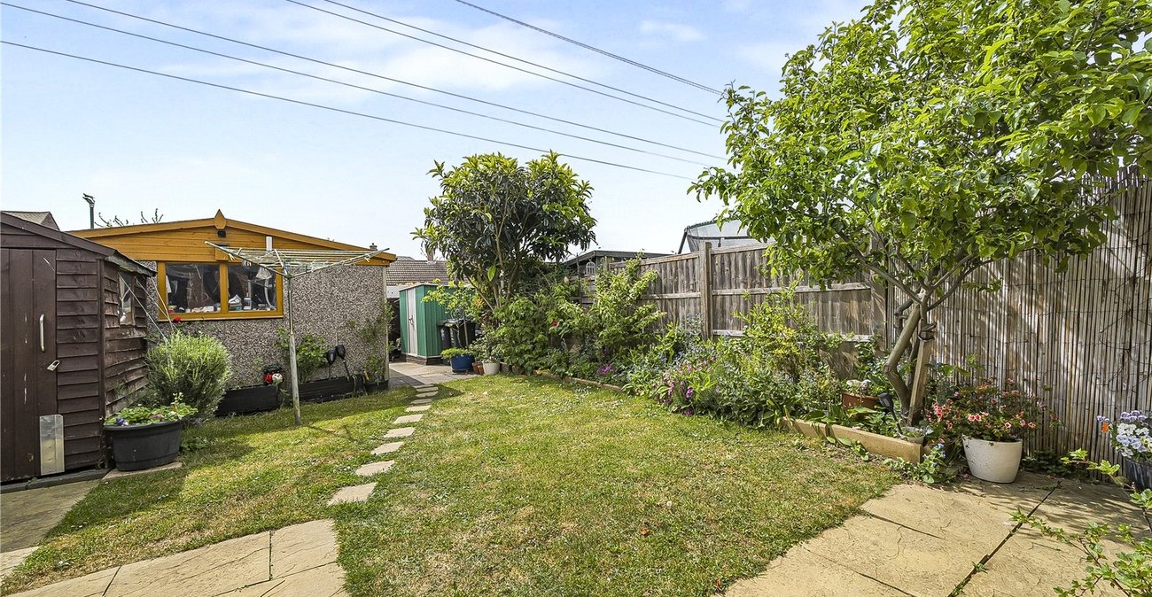 2 bedroom house for sale in Dartford | Robinson Jackson