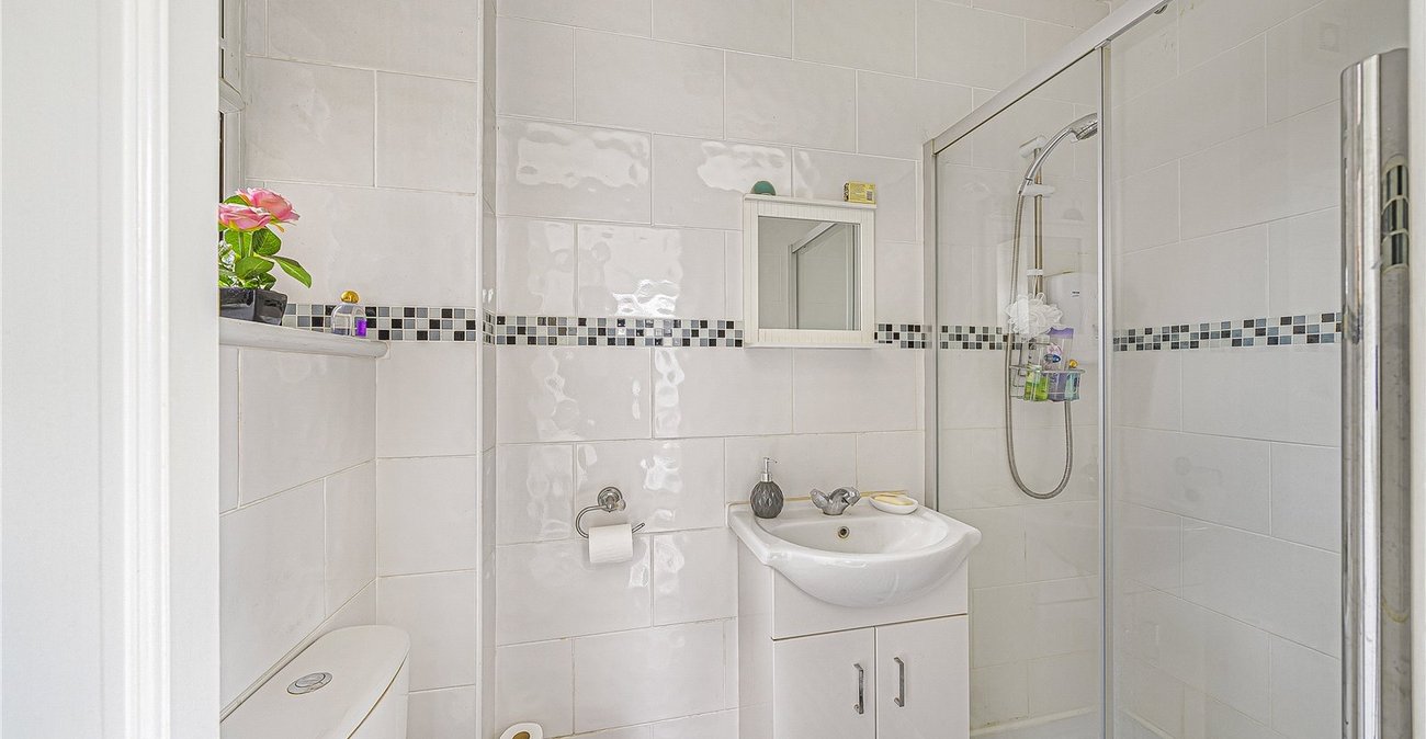 2 bedroom house for sale in Dartford | Robinson Jackson