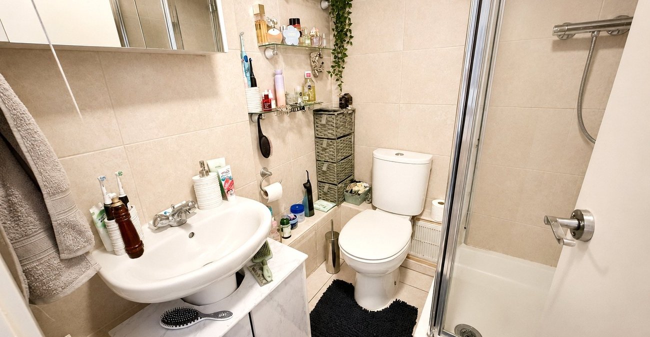 1 bedroom property for sale in London | Robinson Jackson