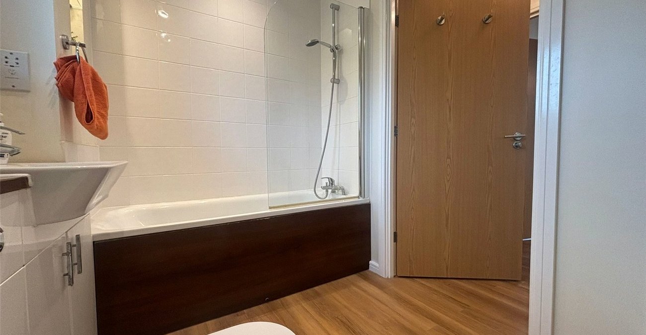 1 bedroom property for sale in Springhead Parkway | Robinson Michael & Jackson