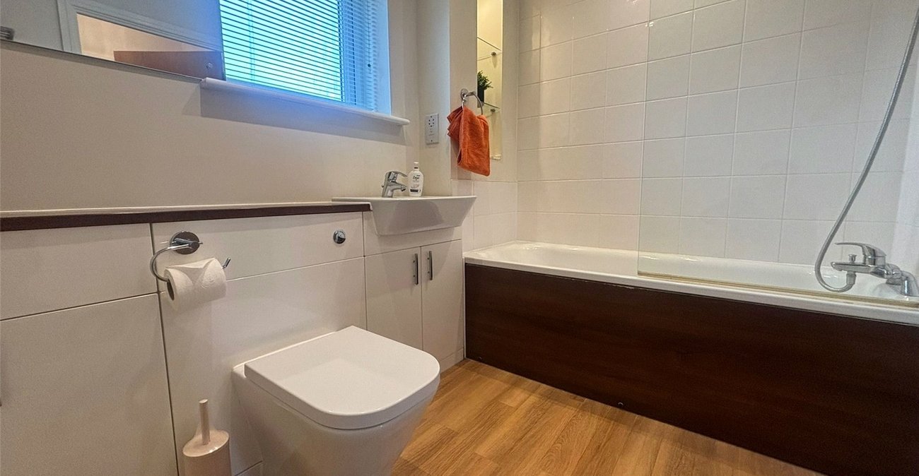 1 bedroom property for sale in Springhead Parkway | Robinson Michael & Jackson