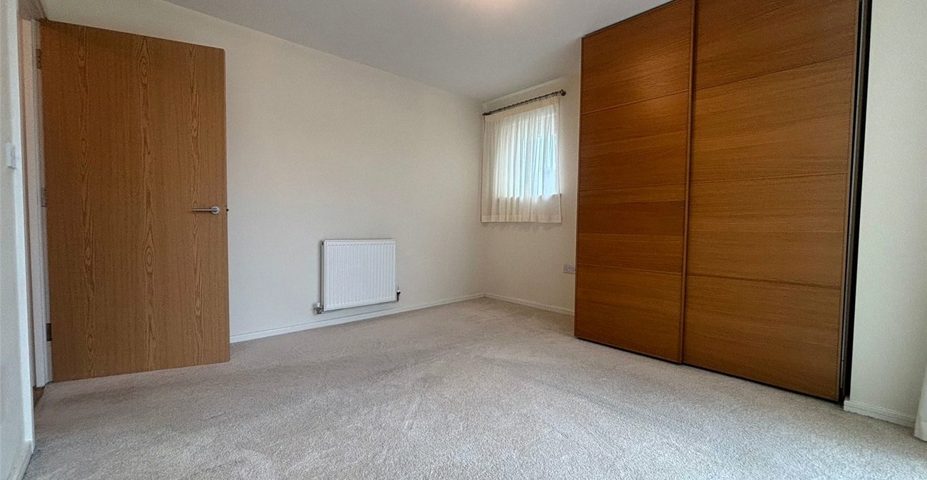 1 bedroom property for sale in Springhead Parkway | Robinson Michael & Jackson