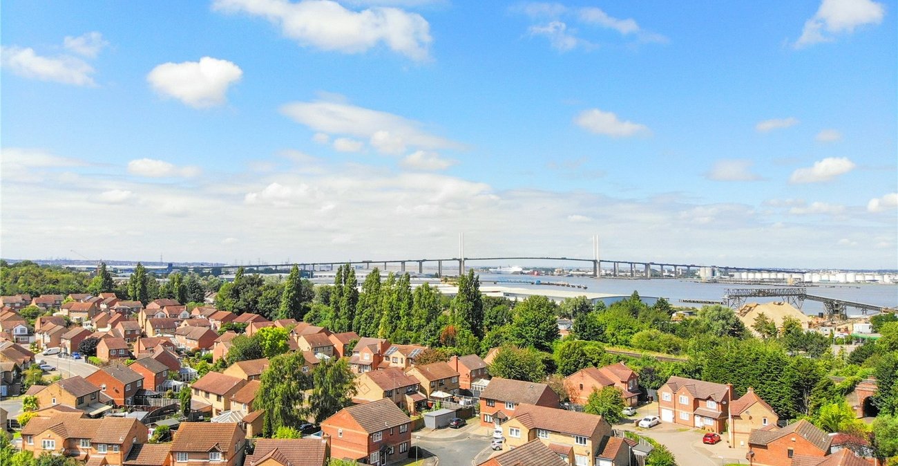 5 bedroom house for sale in Greenhithe | Robinson Jackson