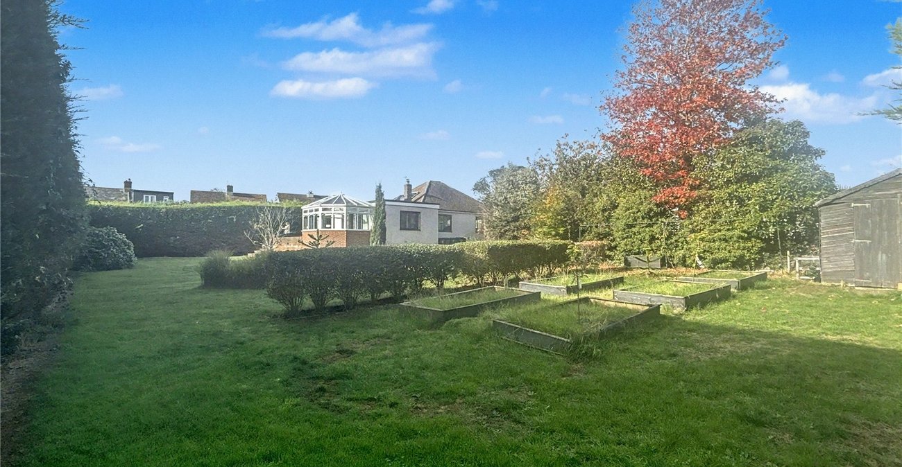 3 bedroom bungalow for sale in Sidcup | Robinson Jackson