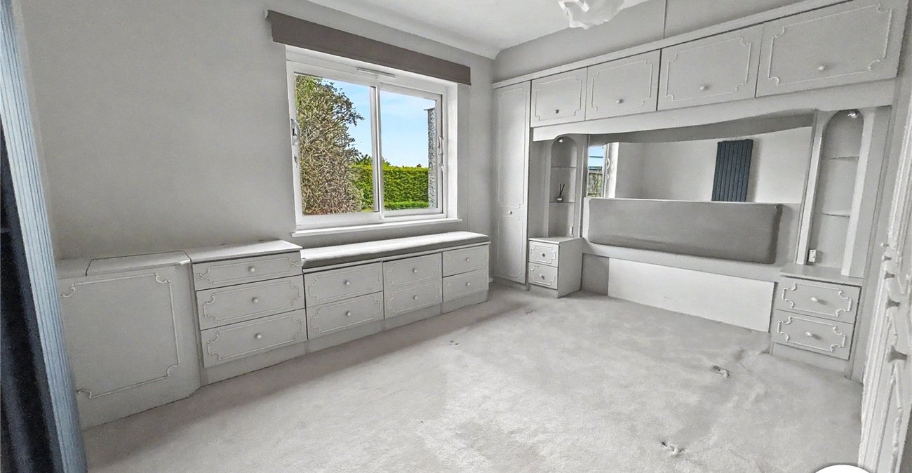 3 bedroom bungalow for sale in Sidcup | Robinson Jackson