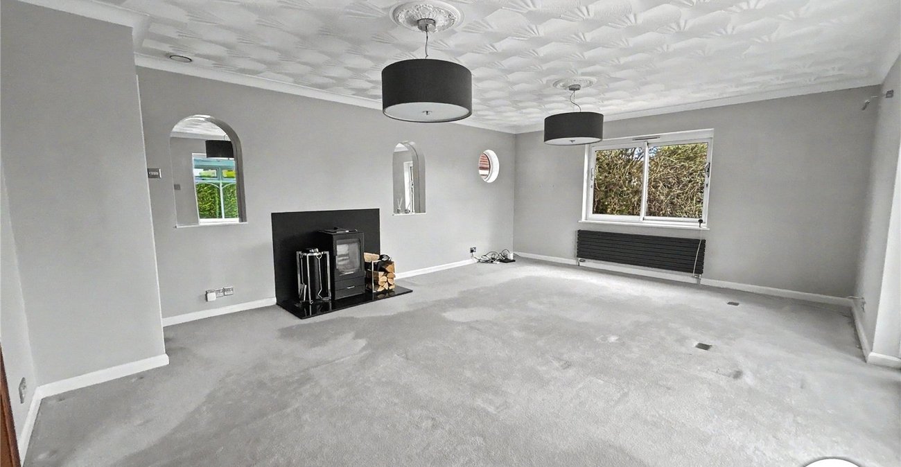 3 bedroom bungalow for sale in Sidcup | Robinson Jackson
