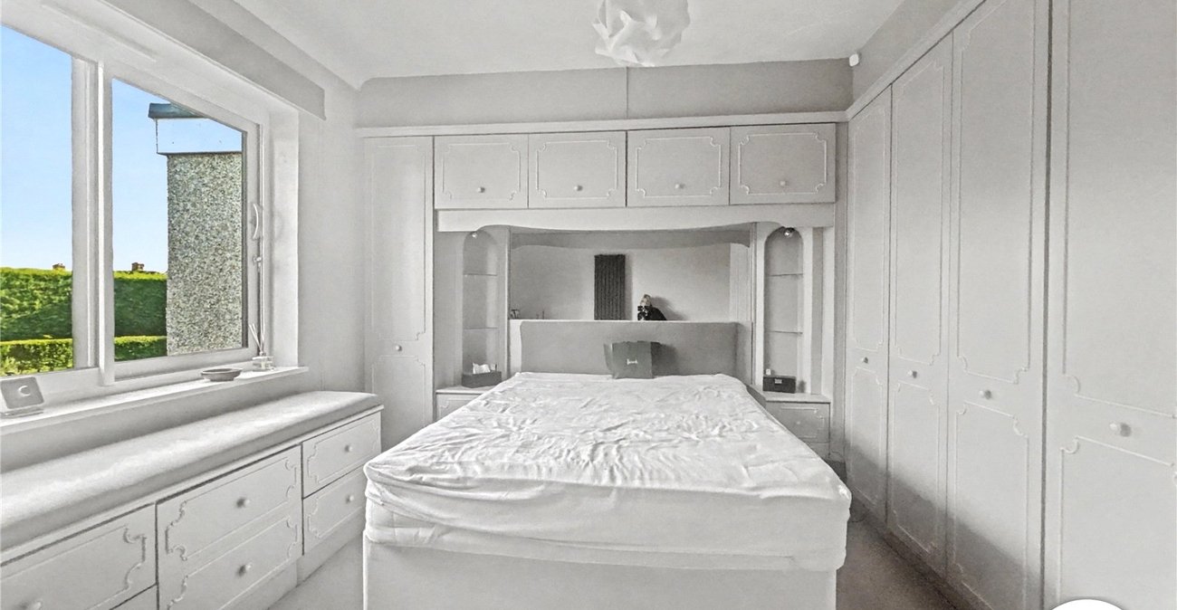 3 bedroom bungalow for sale in Sidcup | Robinson Jackson