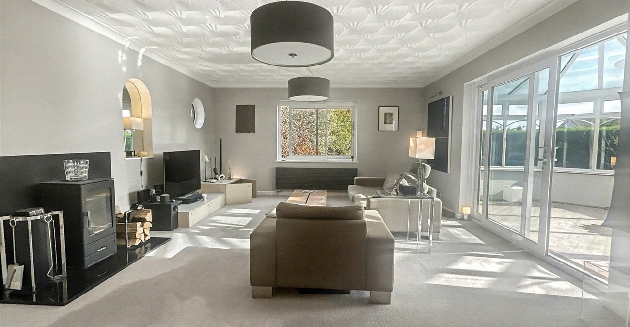 3 bedroom bungalow for sale in Sidcup | Robinson Jackson