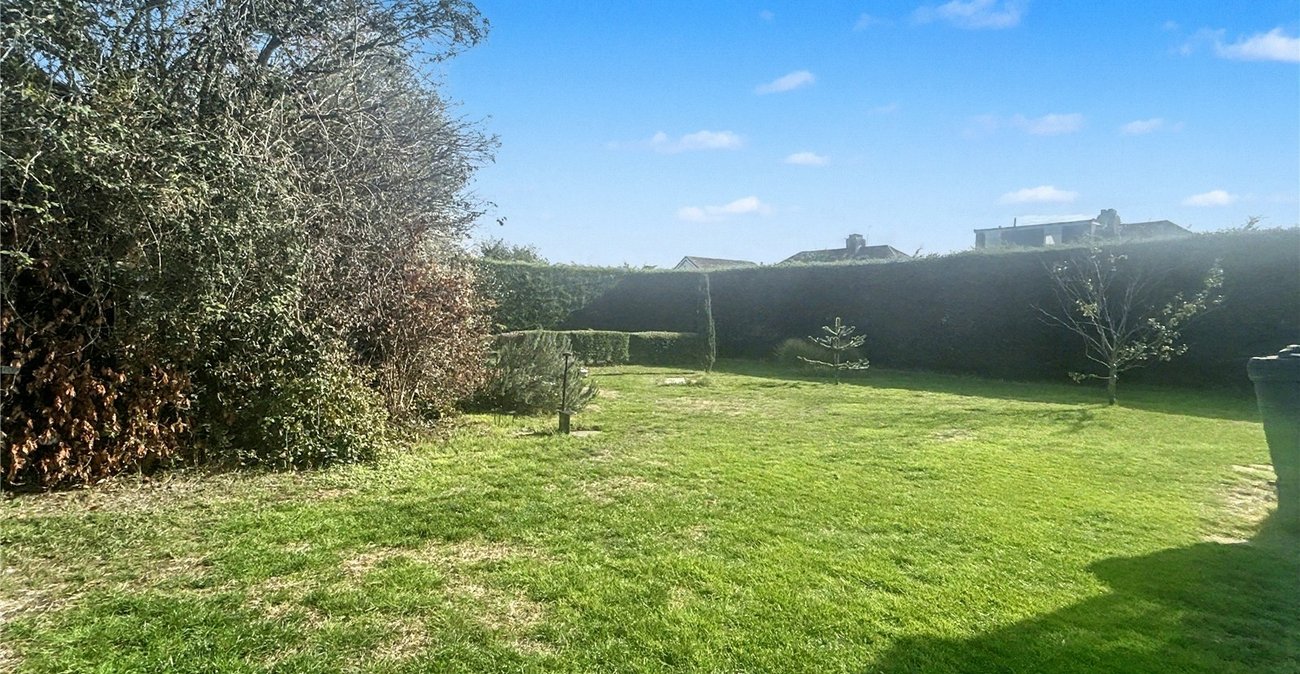 3 bedroom bungalow for sale in Sidcup | Robinson Jackson