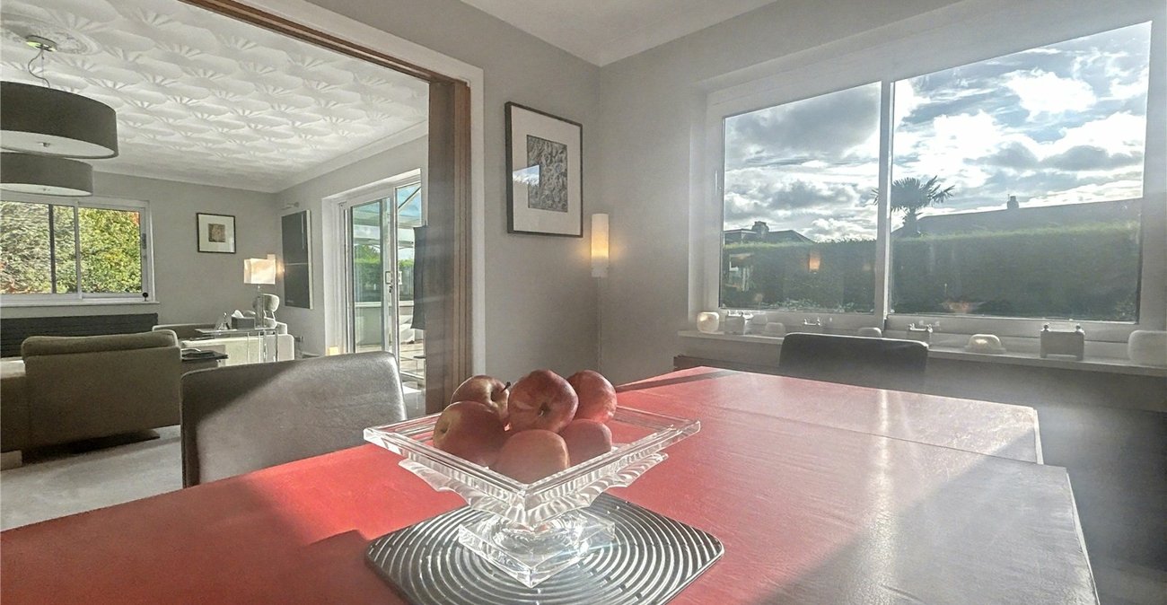 3 bedroom bungalow for sale in Sidcup | Robinson Jackson