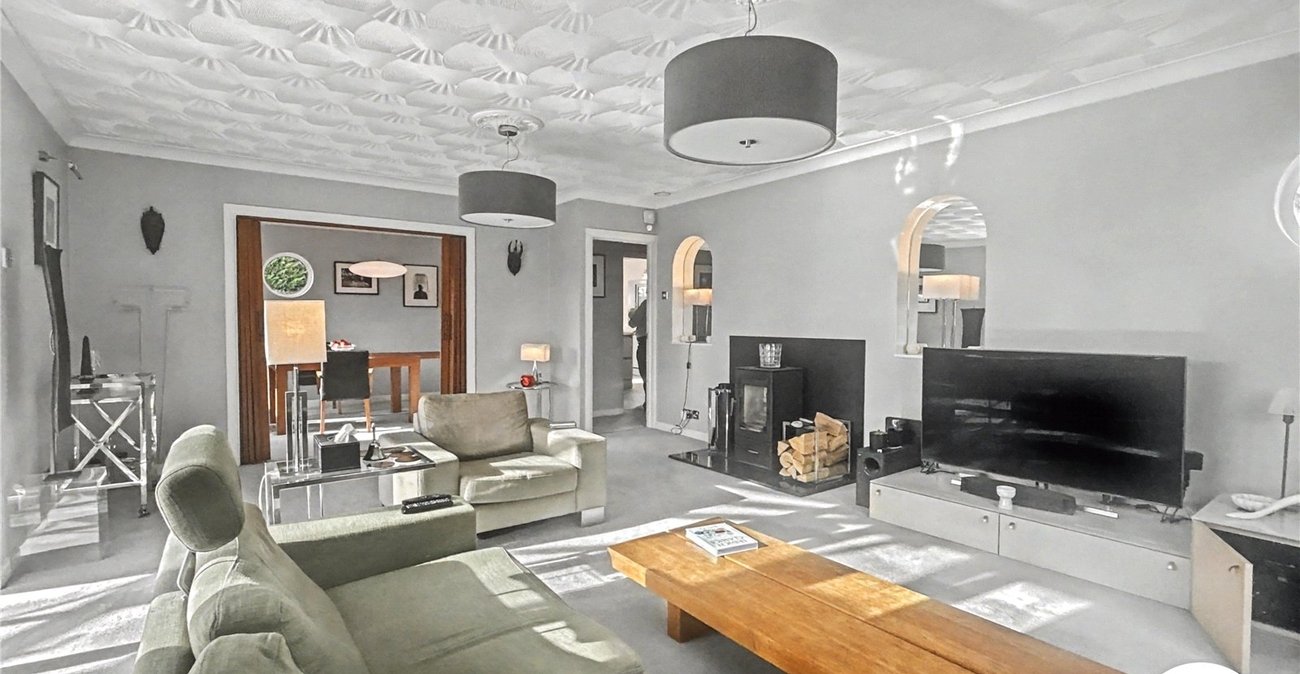 3 bedroom bungalow for sale in Sidcup | Robinson Jackson