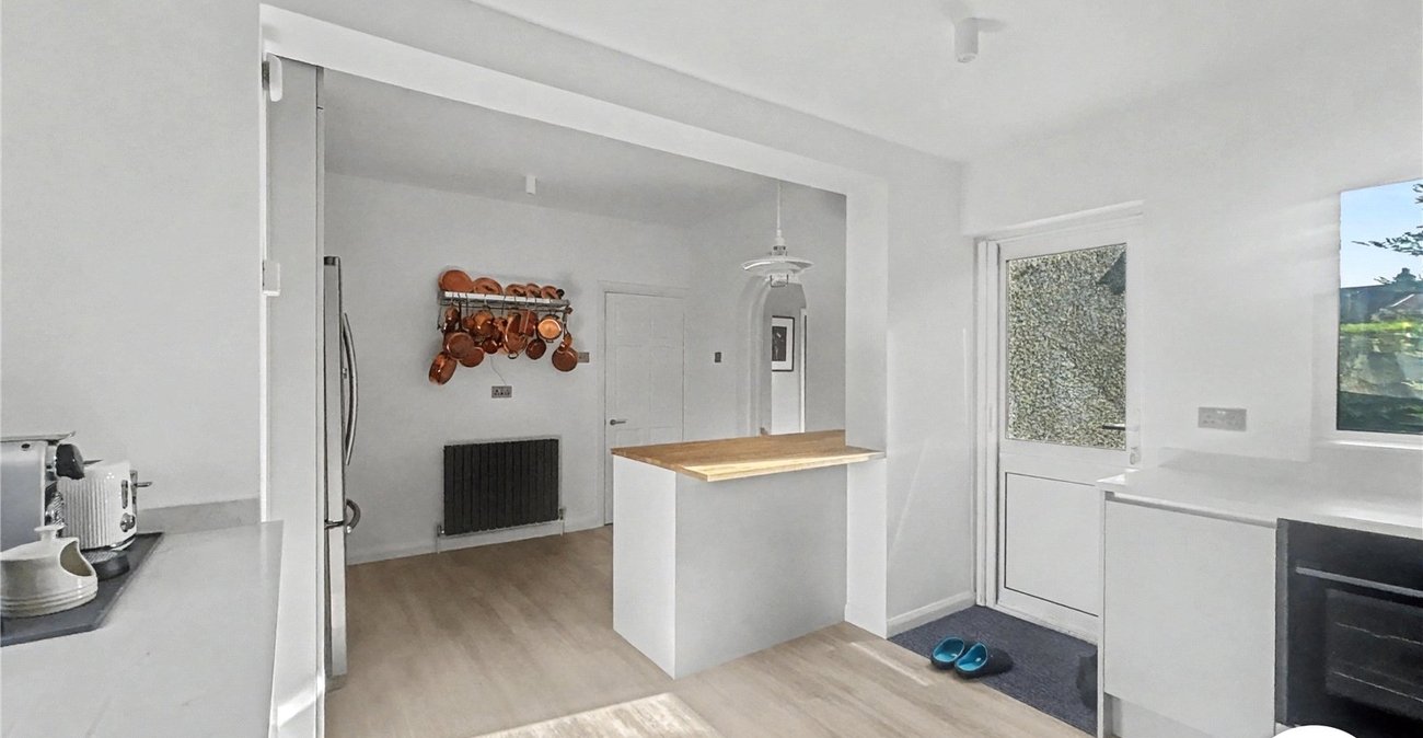 3 bedroom bungalow for sale in Sidcup | Robinson Jackson