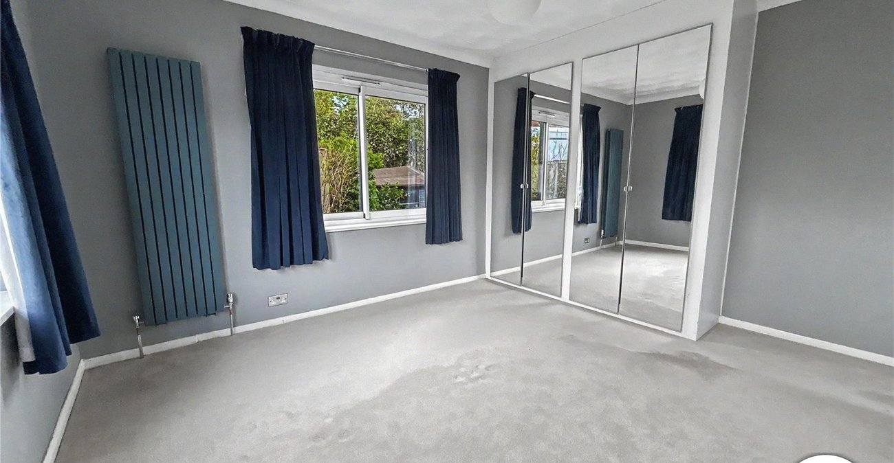 3 bedroom bungalow for sale in Sidcup | Robinson Jackson