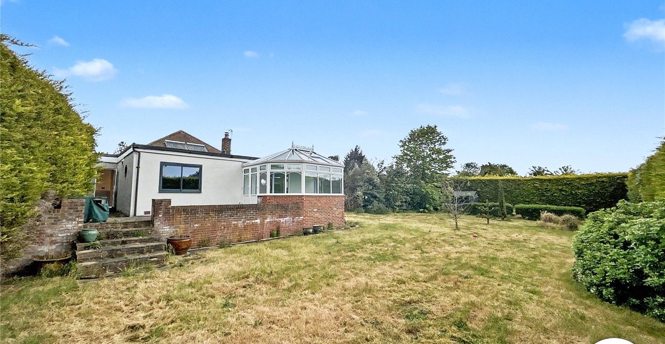 3 bedroom bungalow for sale in Sidcup | Robinson Jackson