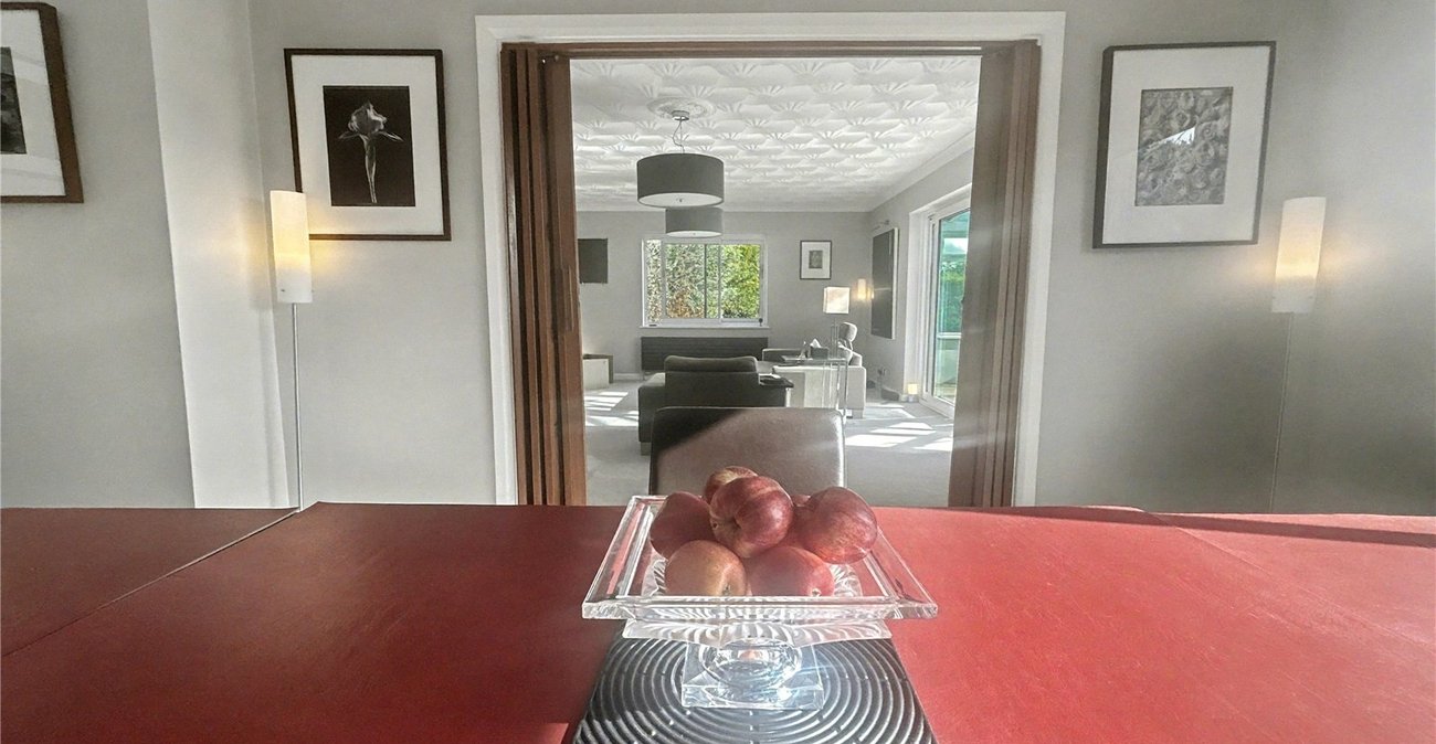 3 bedroom bungalow for sale in Sidcup | Robinson Jackson