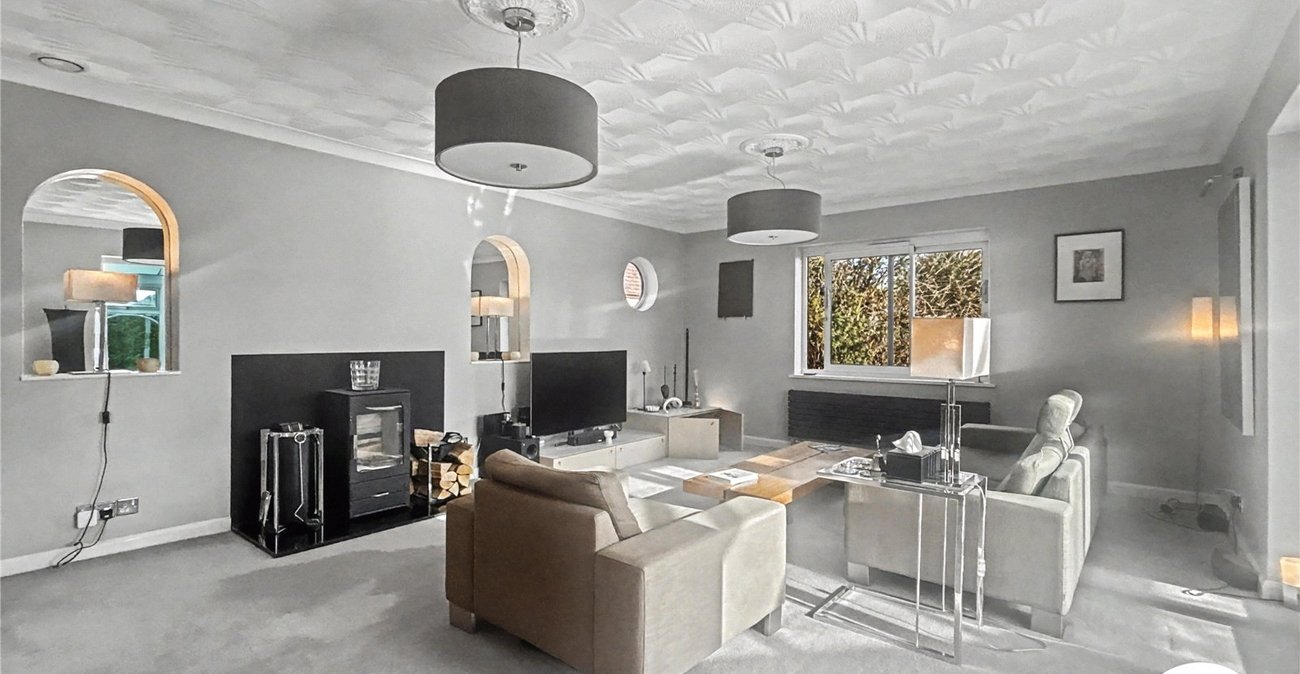 3 bedroom bungalow for sale in Sidcup | Robinson Jackson