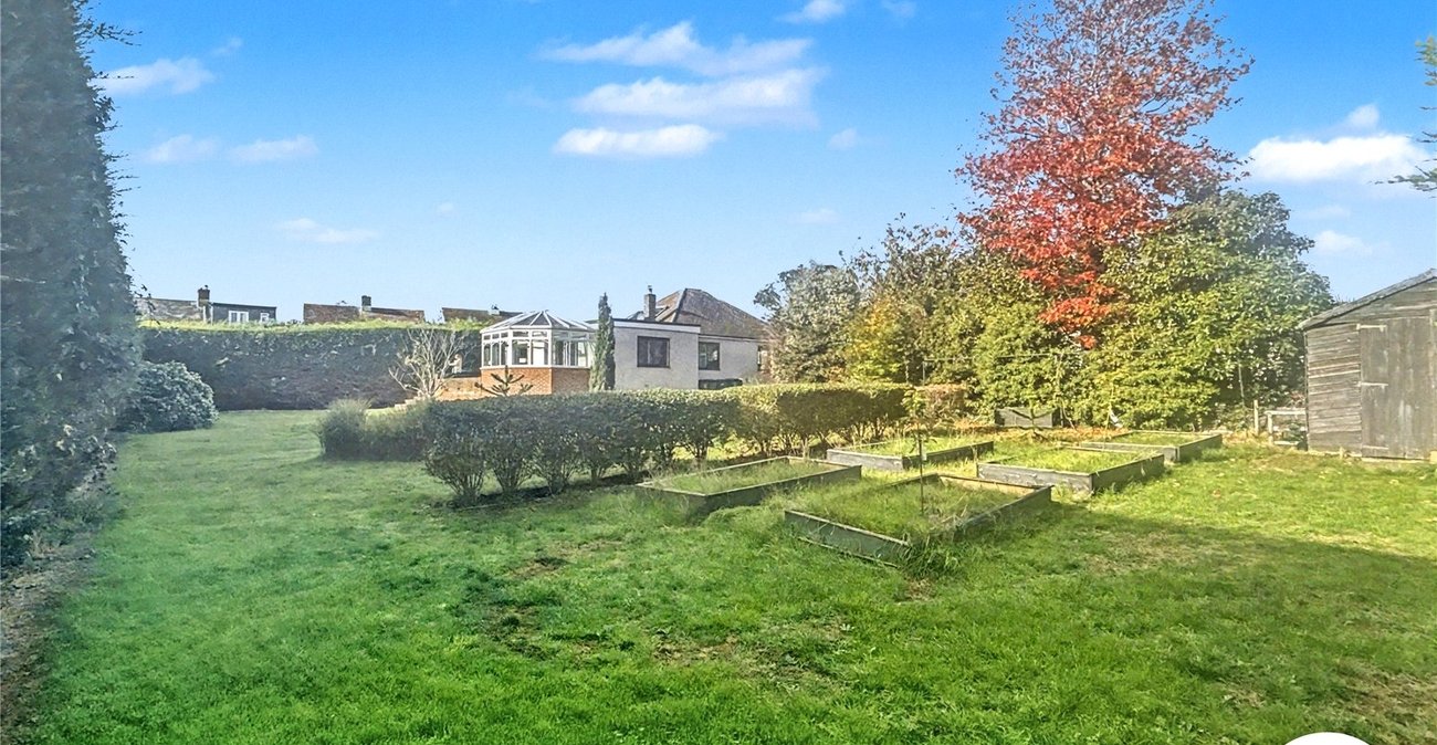 3 bedroom bungalow for sale in Sidcup | Robinson Jackson