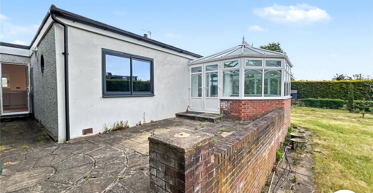 3 bedroom bungalow for sale in Sidcup | Robinson Jackson